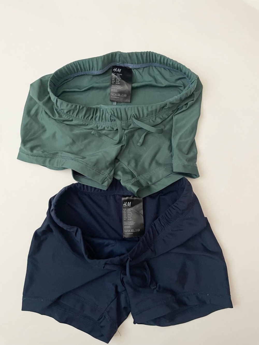H&M Boys Swim Trunks Set in Navy and Green - Picture 3 of 4